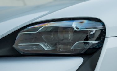 Porsche Taycan Turbo 28