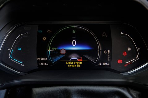 Renault Captur TECHNO E-TECH 14