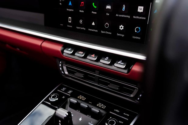 Porsche 911 TURBO S PDK. SPORTS CHRONO. HEATED & VENTILATED SEATS. PCCBS. LIFT. 3