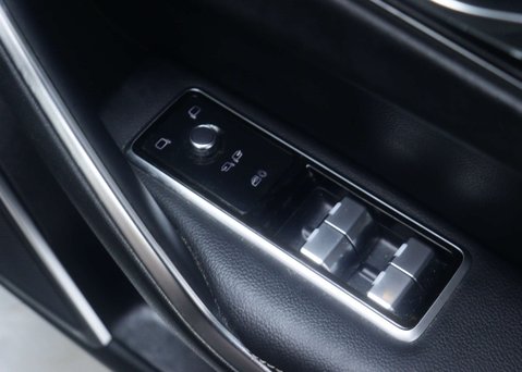 Jaguar F-Pace 2.0 F-Pace R-Dynamic S PHEV AWD Auto 4WD 5dr 44