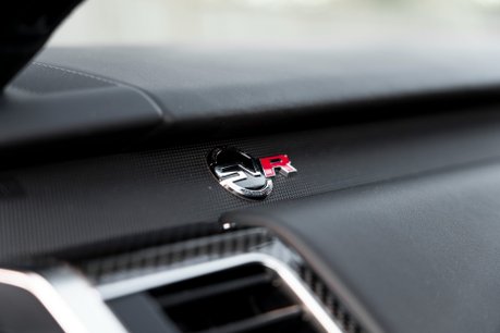 Land Rover Range Rover Sport SVR CARBON EDITION. DEPLOYABLE SIDE STEPS. MATRIX LEDs. CARBON FIBRE ENGINE BAY 12