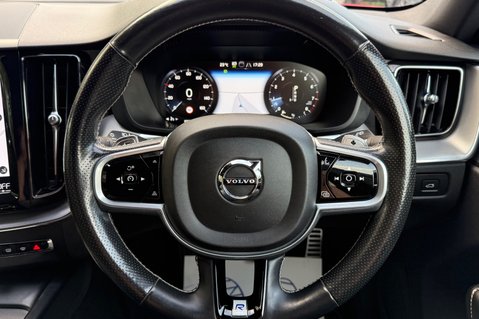 Volvo XC60 T5 R-DESIGN AWD - RARE COLOUR - VOLVO SERVICE HISTORY 32