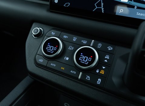 Land Rover Defender 110 V8 21