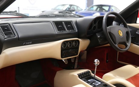 Ferrari F355 Berlinetta - Manual - Rare Carbon-Kevlar Racing Seats 36