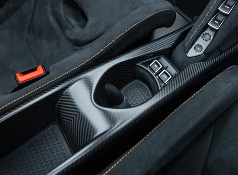 McLaren 765LT Spider 30