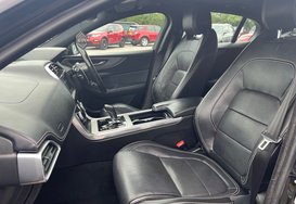 Jaguar XE R-DYNAMIC SE AUTO 28