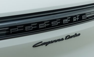 Porsche Cayenne TURBO E-HYBRID 38