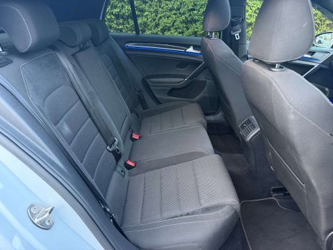 Volkswagen Golf 2.0 Golf R TSi Semi-Auto 4WD 5dr 30