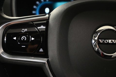 Volvo XC90 2.0 XC90 Ultimate B5 MHEV AWD Auto 4WD 5dr 38