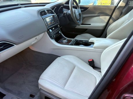 Jaguar XE 2.0 XE Portfolio i Auto 4dr 3