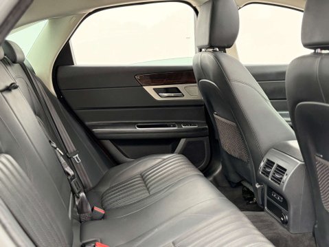Jaguar XF 2.0 XF Portfolio D AWD Auto 4WD 4dr 23