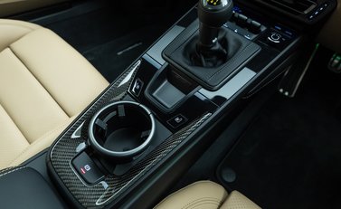 Porsche 911 GT3 TOURING (992) 23