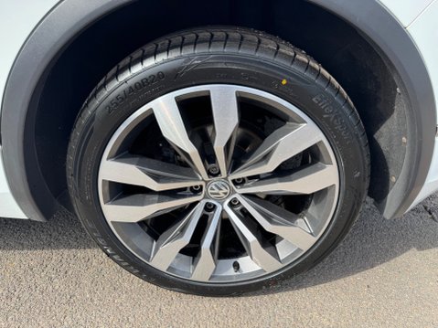 Volkswagen Tiguan R LINE TSI BMT 4MOTION DSG 58