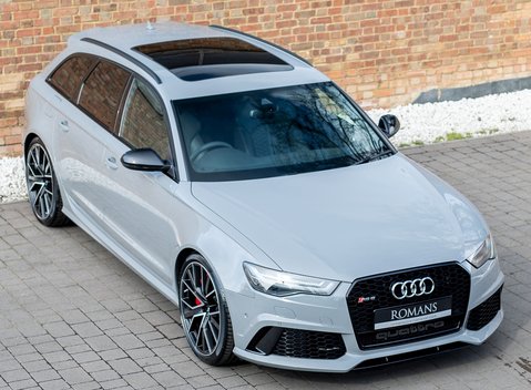 Audi RS6 Avant Performance 8