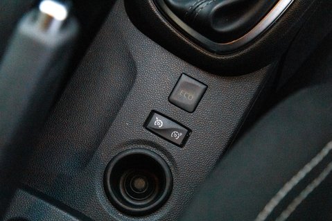 Renault Captur ICONIC TCE 33