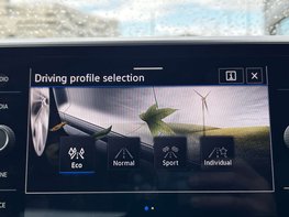 Volkswagen T-Roc 1.5 T-Roc R-Line TSI Semi-Auto 5dr 46