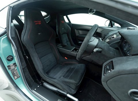 Aston Martin Vantage GT8 10