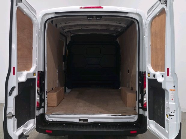 Ford Transit RANSIT 350 L2 DIESEL RWD 2.0 Eco Blue 130ps H2 Leader Van 10