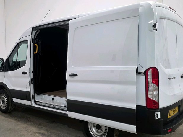 Ford Transit RANSIT 350 L2 DIESEL RWD 2.0 Eco Blue 130ps H2 Leader Van 12