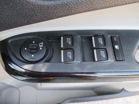 Ford B-Max 1.0T EcoBoost Titanium Navigator Euro 6 5dr 41