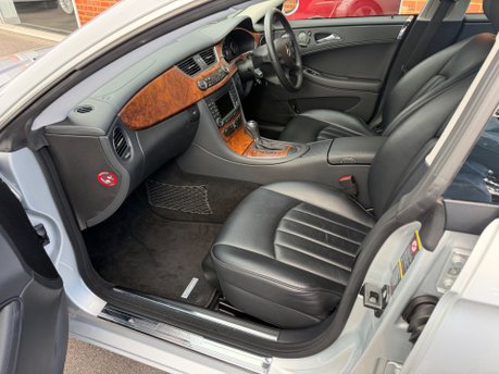 Mercedes-Benz CLS CLS320 CDI 32