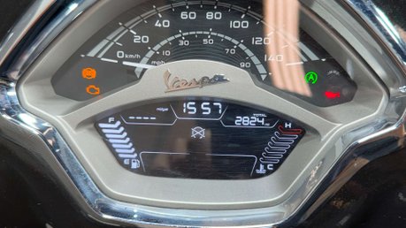 Piaggio Vespa GTS 2023 73 PLATE PROJECT SCOOTER SPARES OR REPAIR DAMAGED 125CC 9