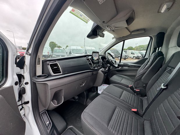 Ford Transit Custom LWB L2H1 [SOLD MT] Low Roof Limited 300 Air Con Alloys Sensors EURO 6 12