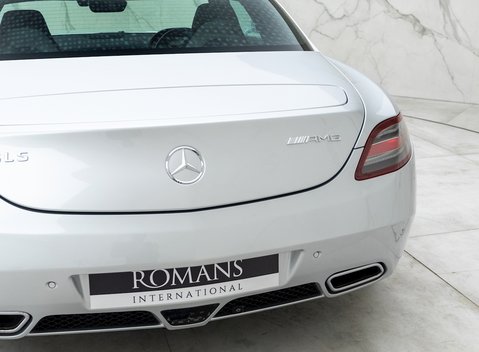 Mercedes-Benz SLS AMG 22