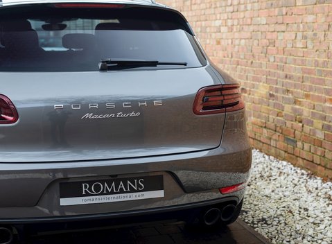 Porsche Macan Turbo 27