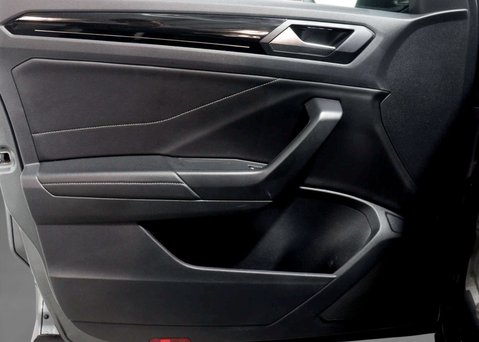 Volkswagen T-Roc 1.5 T-Roc R-Line TSI Semi-Auto 5dr 48