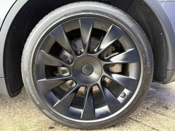 Tesla Model Y (Dual Motor) Long Range SUV 5dr Electric Auto 4WDE (384 bhp) 16