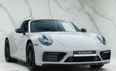 Porsche 911 (992) Targa 4 GTS 1