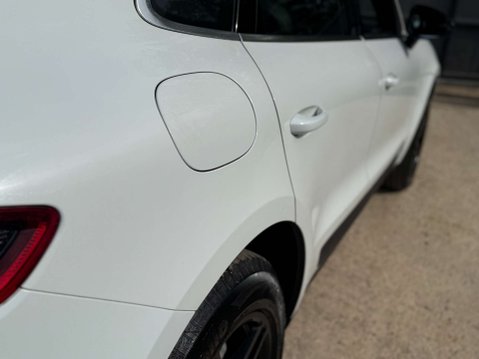 Porsche Macan 3.0 Macan S D Semi-Auto 4WD 5dr 34
