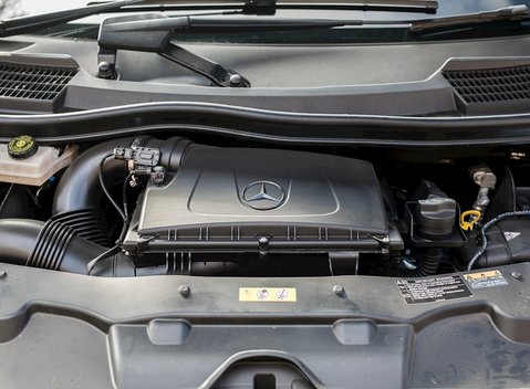 Mercedes-Benz V Class D AMG Line (Extra Long) 15