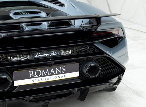 Lamborghini Huracan LP640-2 Tecnica 23