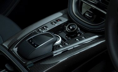 Aston Martin DBX 707 21