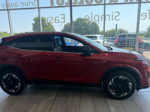 Nissan Qashqai 1.3 DIG-T MHEV N-Connecta XTRON Euro 6 (s/s) 5dr 4