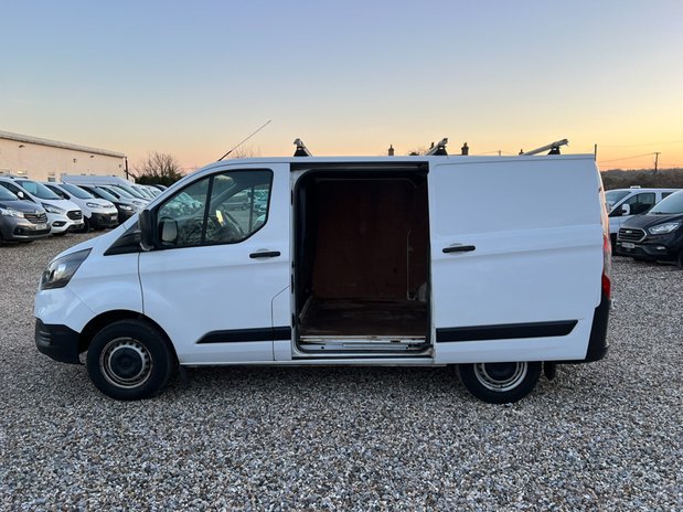 Ford Transit Custom SWB L1H1 Low Roof 300 EURO 6 NO VAT 11