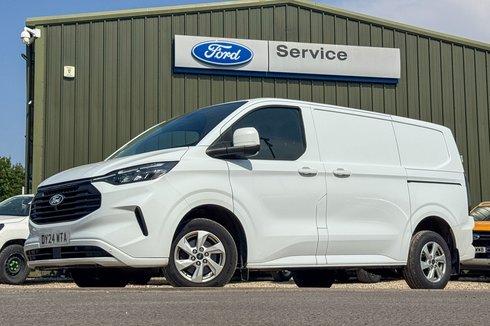 Ford Transit Custom SWB L1H1 Low Roof Limited 300 Air Con Alloys Cam Sensors EURO 6