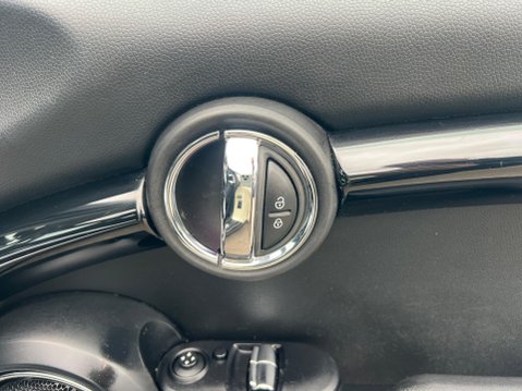 Mini Hatch 1.5 Cooper Auto Euro 6 (s/s) 3dr 31