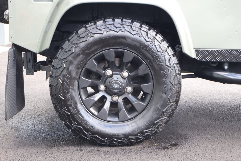 Land Rover Defender 90 HARDTOP HUGE SPEND 4 SEATER WITH SEEKER STYLING BESPOKE BUILD  19