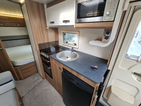 Swift Accord Quattro FB Dealer Special 820sr 12