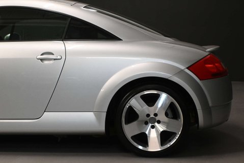 Audi TT 1.8 TT Quattro (225 bhp) 4WD 3dr 26