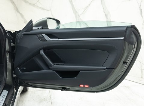 Porsche 911 Targa 4S (992) 38