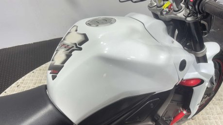 Yamaha FZ1 FAZER 2011 ONLY 19K VERY CLEAN 1000CC NAKED MOT SERVICED 38