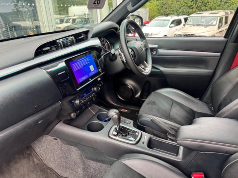 Toyota Hilux GR SPORT 4WD D-4D DCB 24