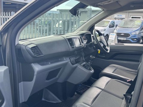Peugeot Expert 2.0 BlueHDi 1400 Professional Standard Panel Van 6dr Diesel Manual MWB Euro 31