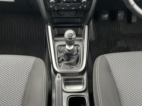 Suzuki Vitara 1.4 Boosterjet 48V Hybrid SZ-T 19