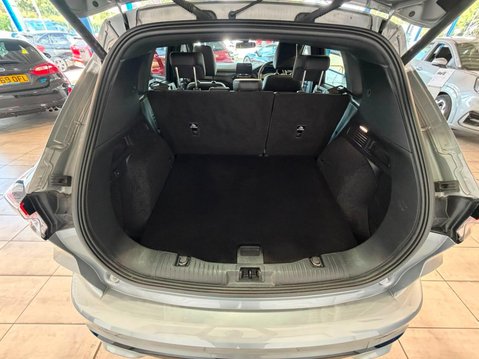 Ford Kuga 2.5h Duratec ST-Line Edition CVT Euro 6 (s/s) 5dr 39