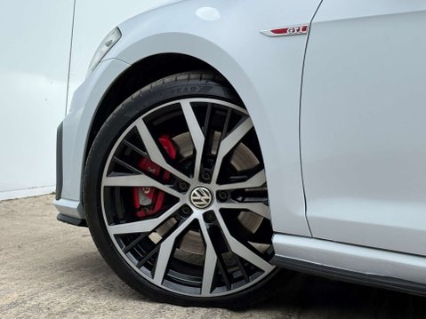 Volkswagen Golf 2.0 Golf GTi Performance TSi Semi-Auto 3dr 42